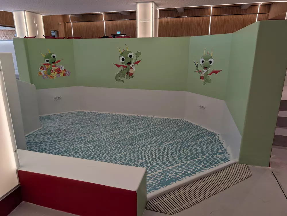 Hotel Bellevue, Sanierung Poolbereich, Kinderbereich, Liegen, PT Beschichtungen Vorarlberg