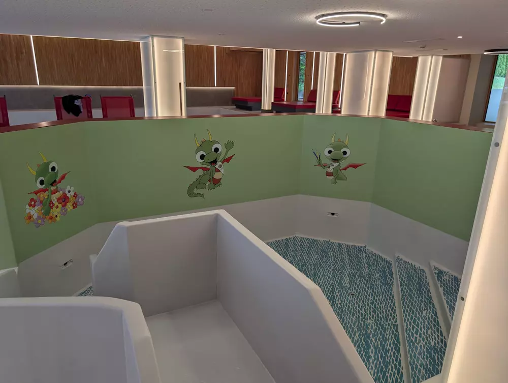 Hotel Bellevue, Sanierung Poolbereich, Kinderbereich, Liegen, PT Beschichtungen Vorarlberg