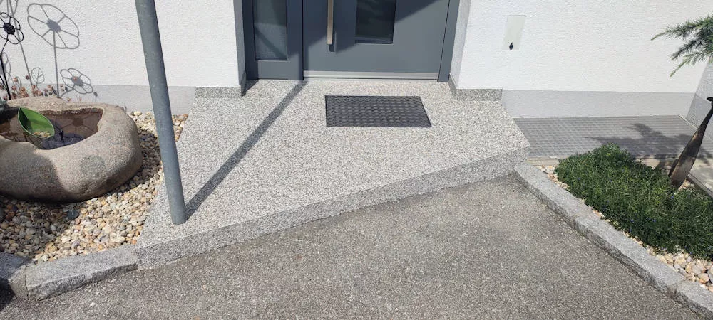 Referenzen, PT-Beschichtungen, Philipp Tagwercher, Meiningen, Polywall Wand Beschichtung, Polyfloor Boden Beschichtung, fugenlose Wandbeschichtung, fugenloses Bad ohne Fliesen, moderne Bodenbeschichtung, PT-Beschichtungen, Leistungen, Wohnraum und Haus, Steinteppich, Poolbeschichtungen, Industriebeschichtungen, Ladeflächenbeschichtungen, Meiningen, Vorarlberg